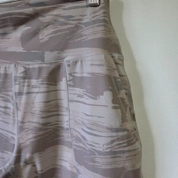 EUC LIKE NEW ALPHALETE ATHLETICS AMPLIFY CAMO PRINT LEGGINGS WOMENS SZ M - Picture 10 of 16